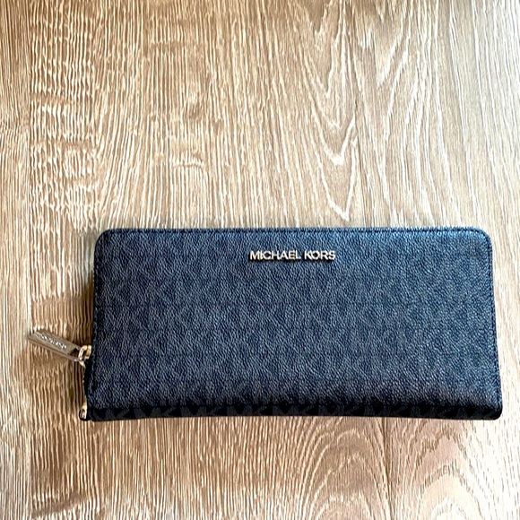 NWT Michael Kors Lg Travel Continental Wallet - Picture 2 of 8